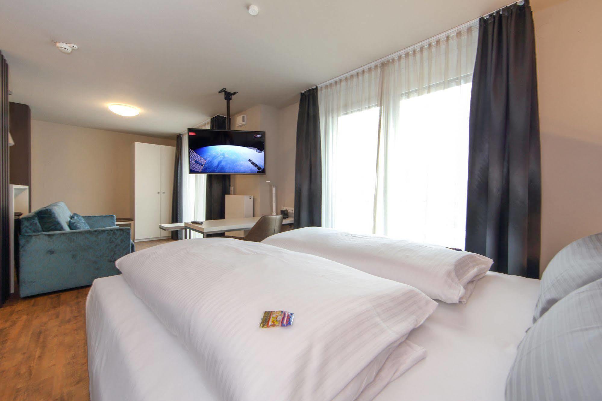 Design & Lifestyle Hotel Estilo Aalen Luaran gambar